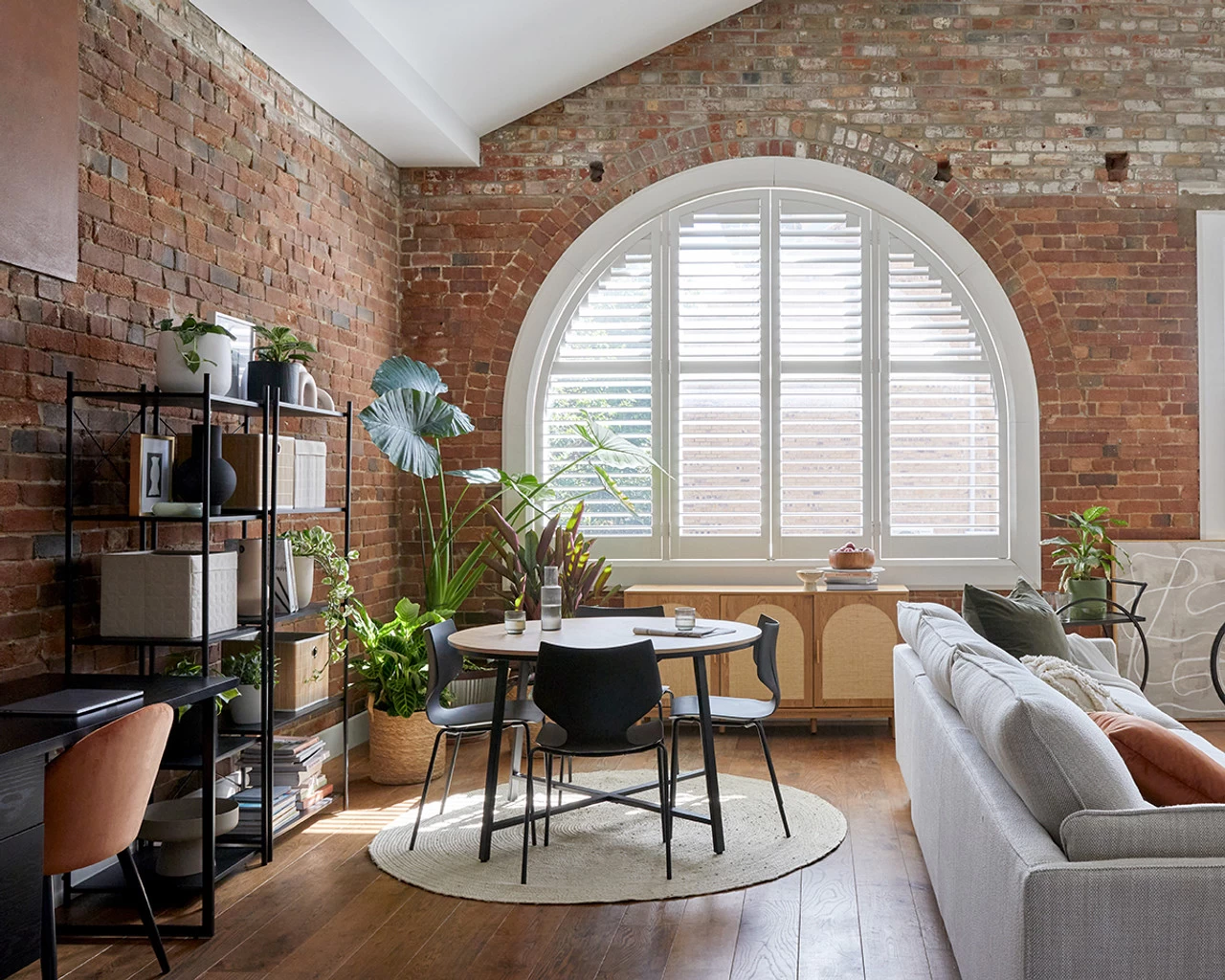 Round White Jute Rug - Large - Image 4