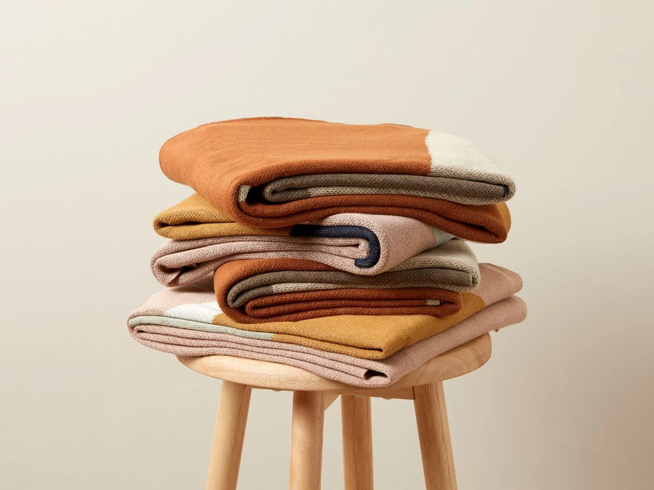 Amarose Abstract Knit Throw - Sage - CLEARANCE - Image 4