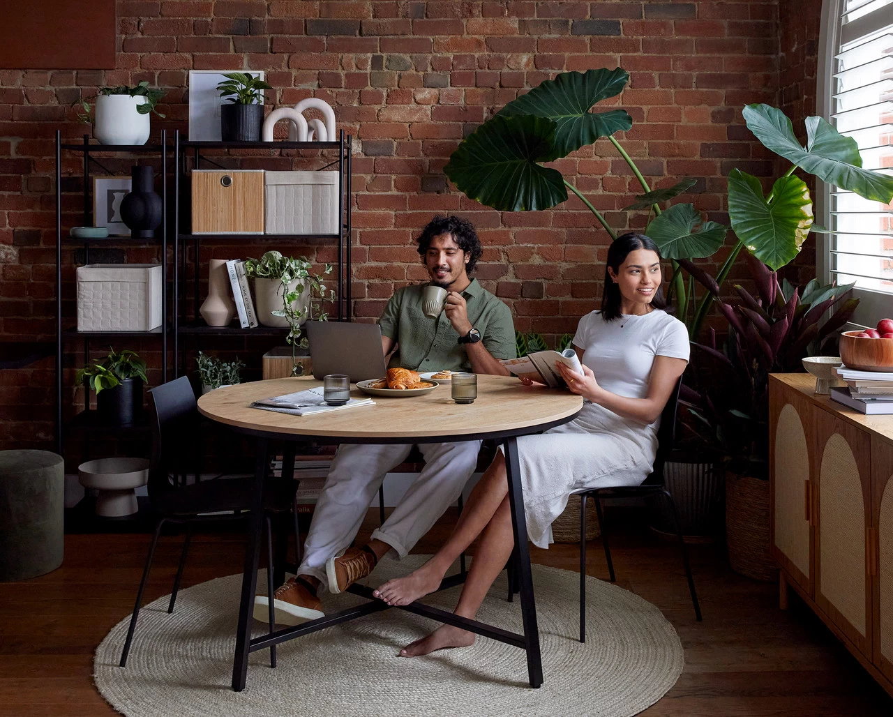 Round White Jute Rug - Large - Image 6