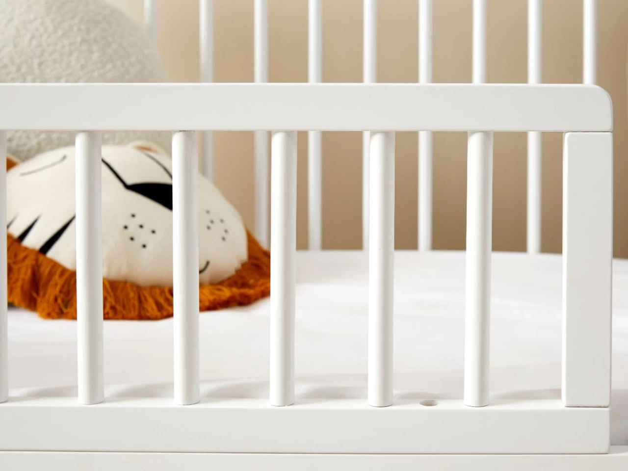 Aspen Cot Toddler Bed Half Frame - White - Image 4