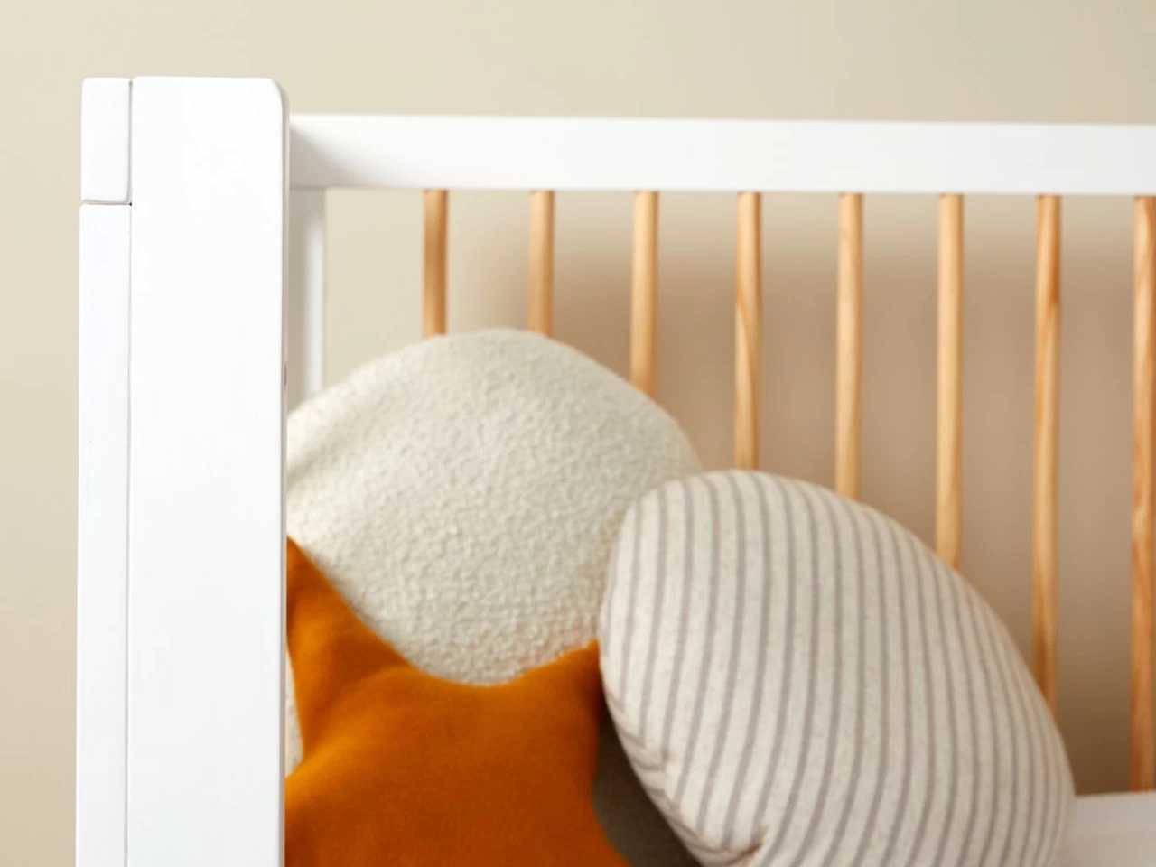 Aspen Cot Toddler Bed Half Frame - White/Natural - Image 6