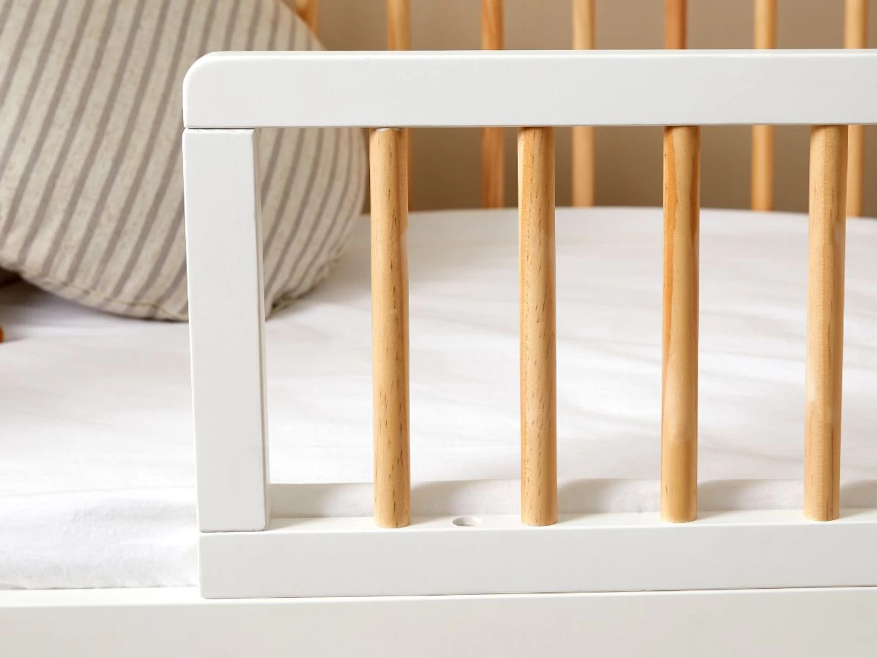 Aspen Cot Toddler Bed Half Frame - White/Natural - Image 5