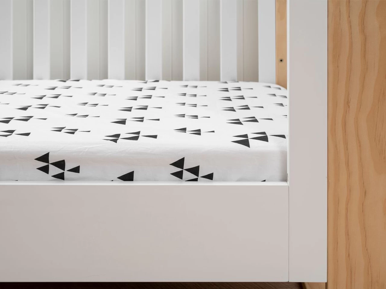 Boston Cot Toddler Bed Conversion - White - Image 3