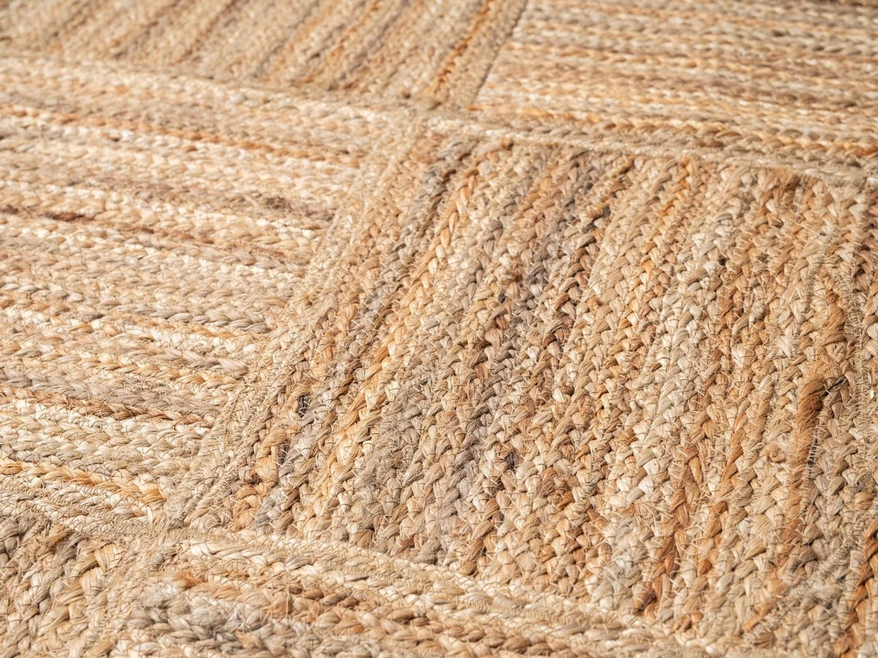 Iluka Floor Rug - Large - Image 3