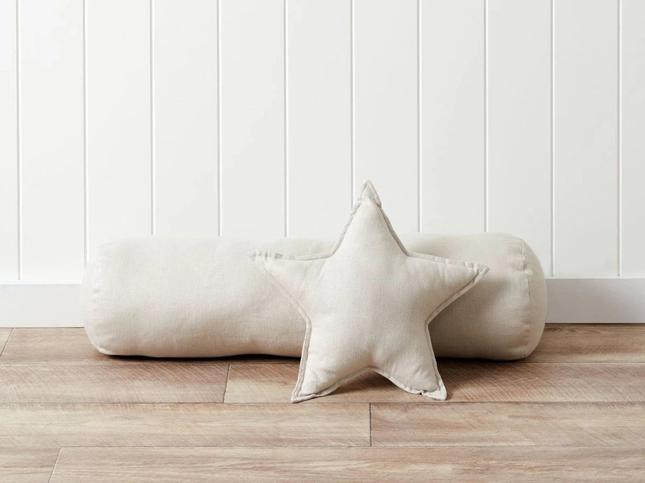 Kids Linen Star Cushion - Oatmeal