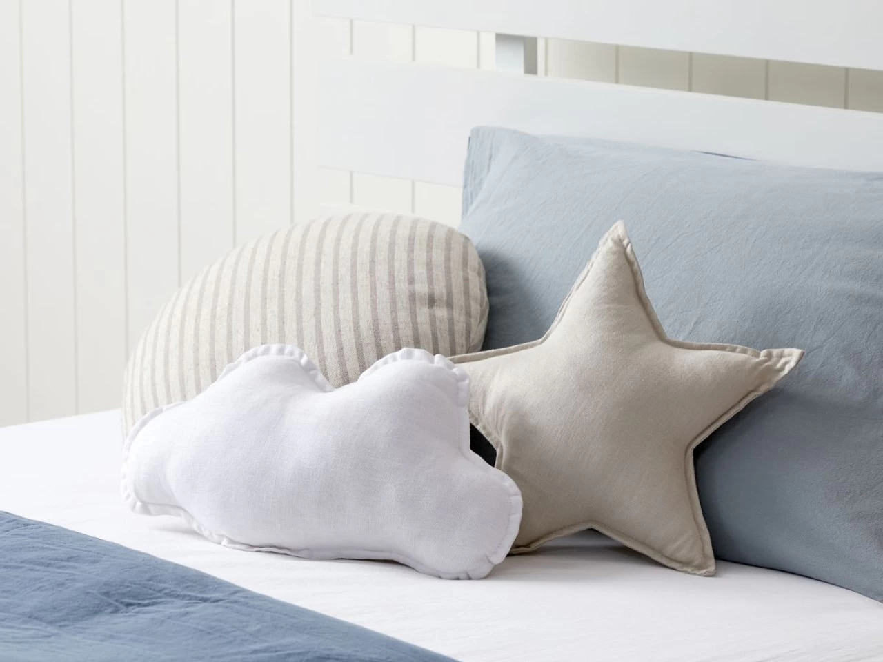 Kids Linen Star Cushion - Oatmeal - Image 3