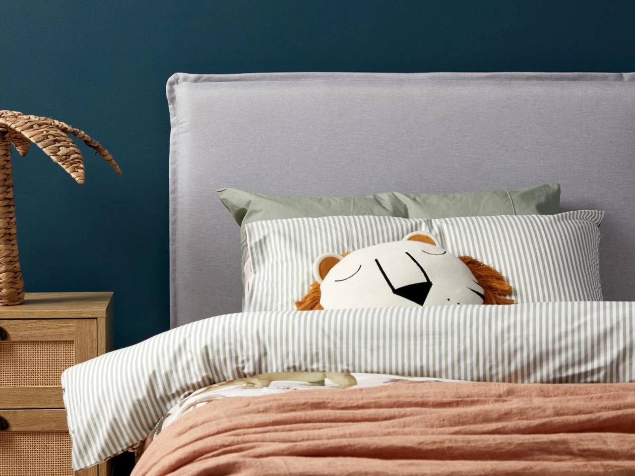 Peyton King Single Bed - Light Grey - Image 4