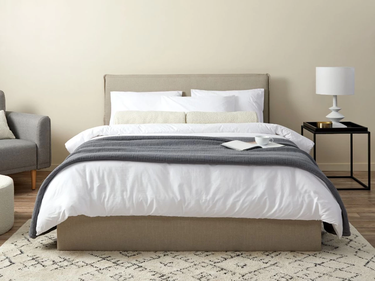 Peyton Queen Bed - Oatmeal