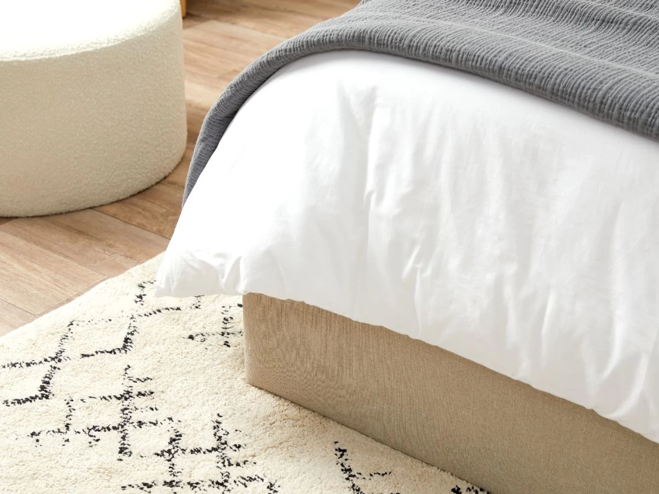 Peyton Queen Bed - Oatmeal - Image 5