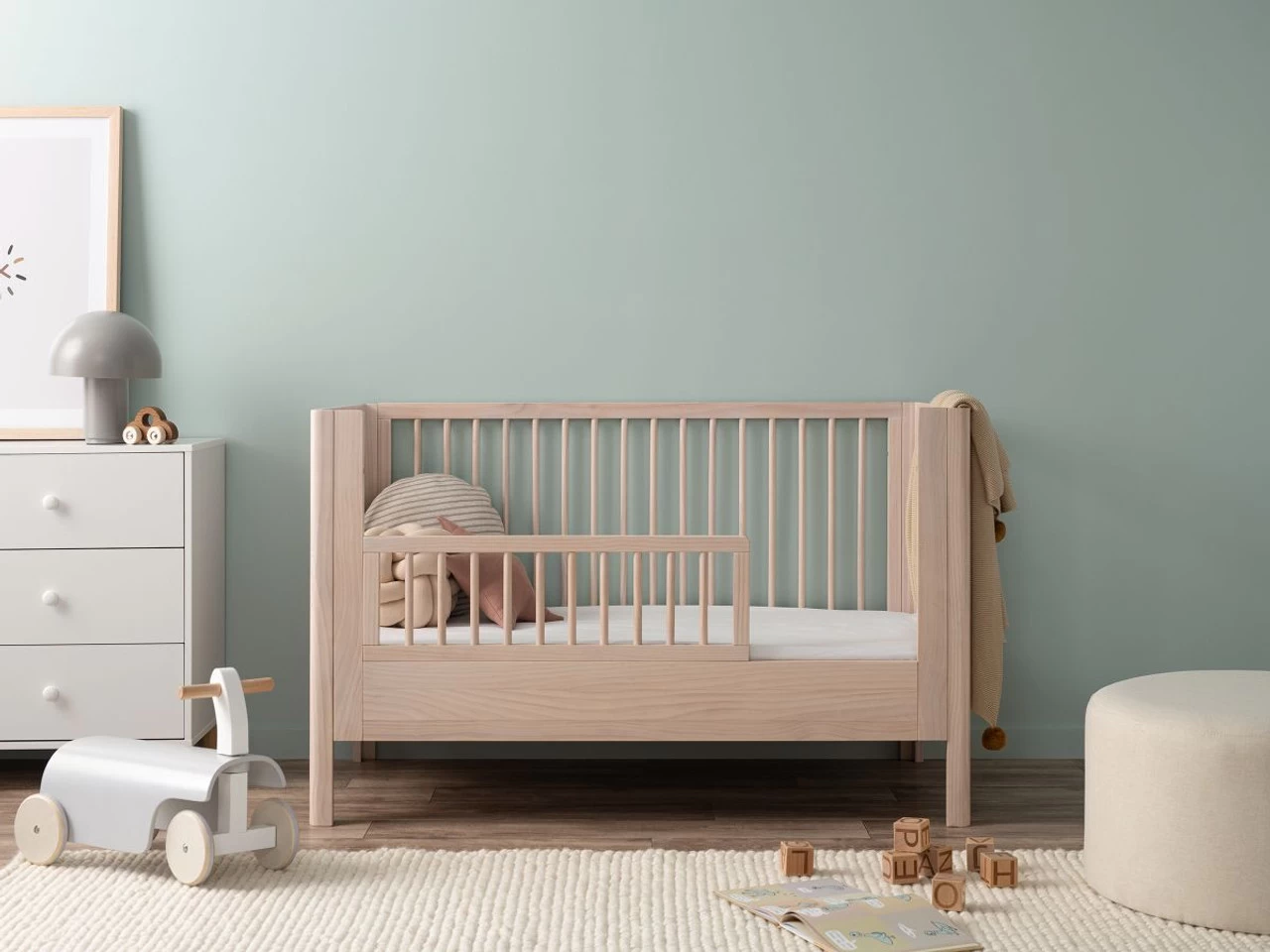 Octavia 3-in-1 Convertible Cot Package - Image 3