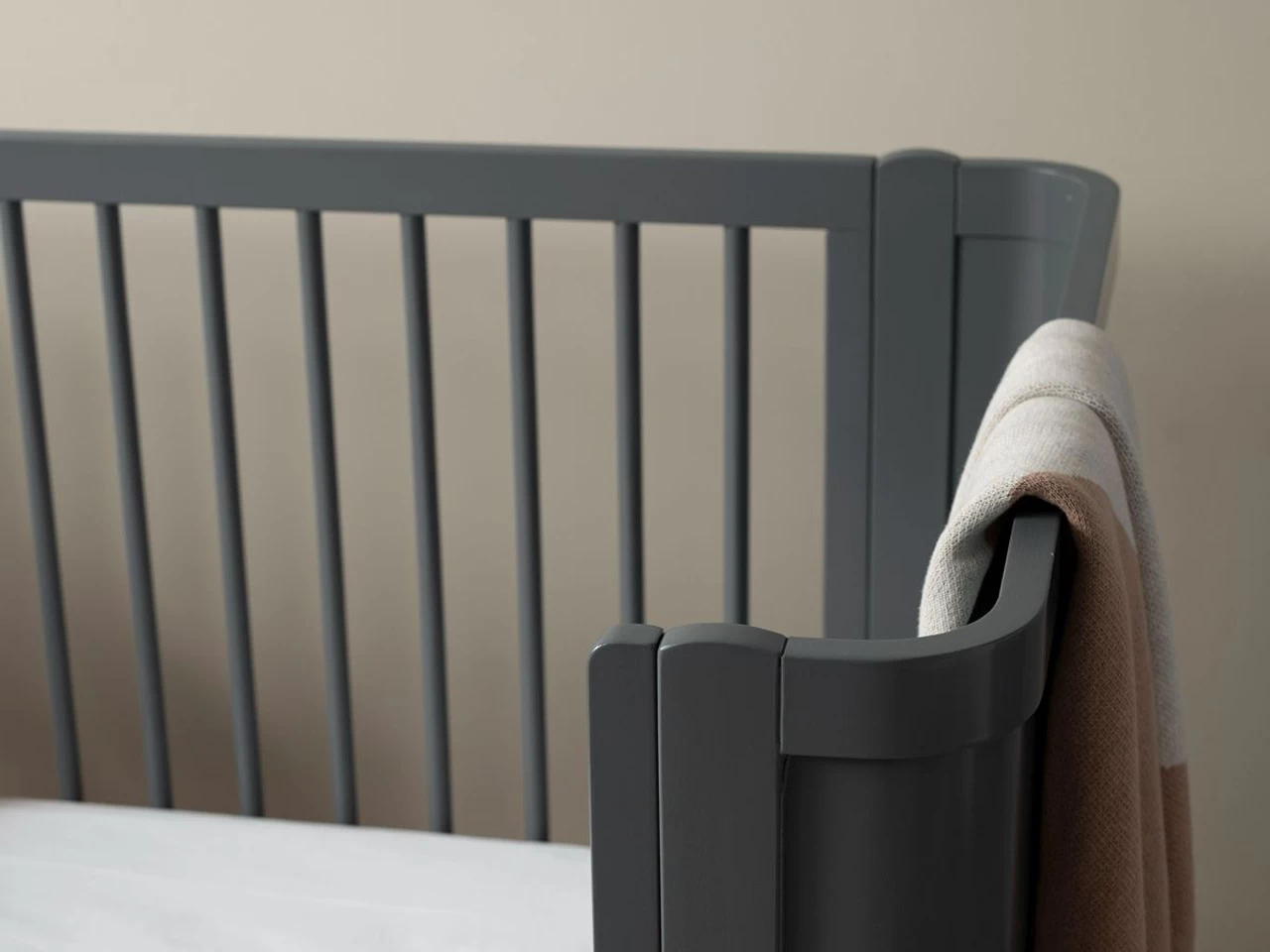 Orlando Cot Toddler Bed Conversion - Charcoal- CLEARANCE - Image 4