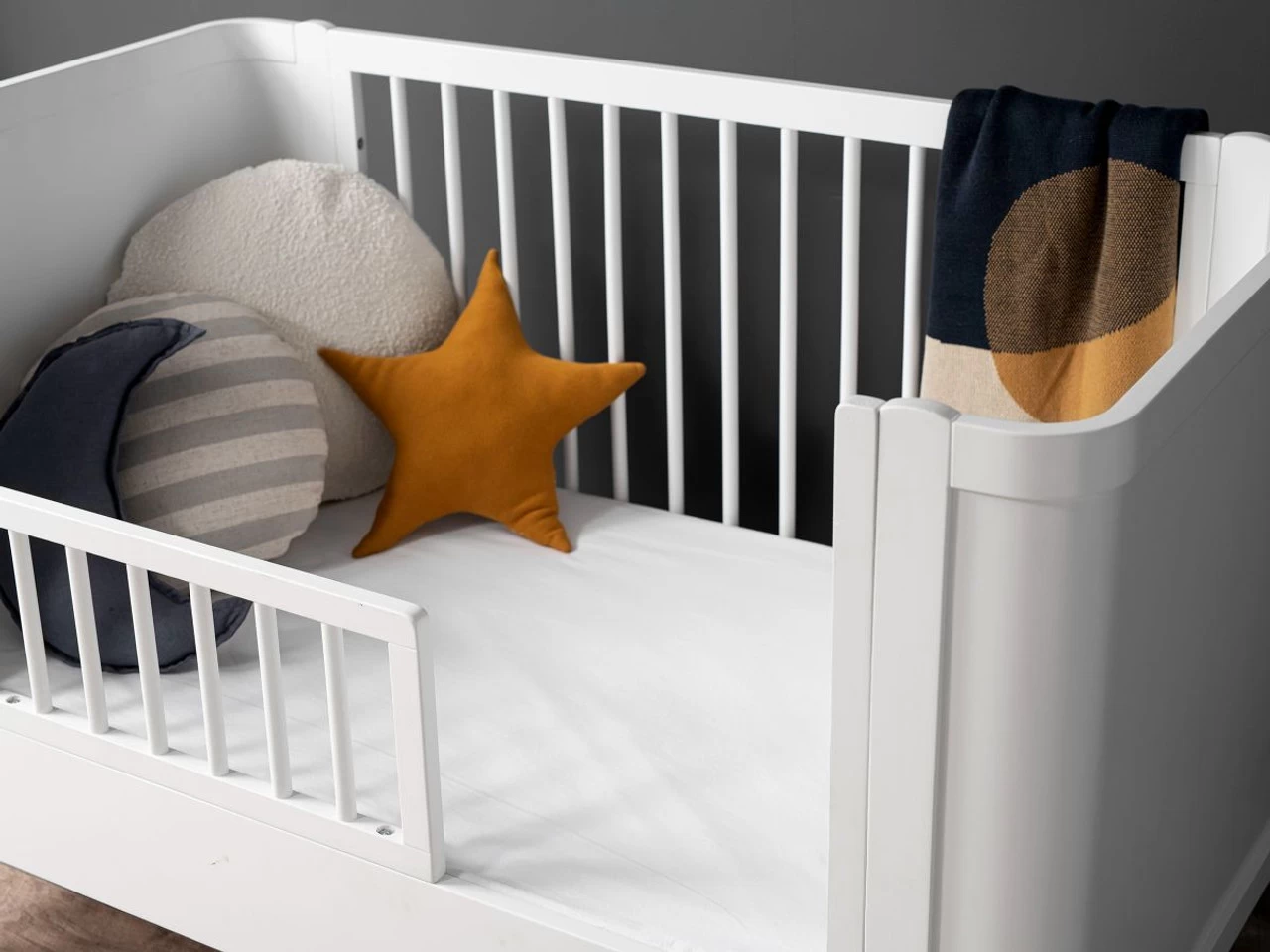 Orlando Cot Toddler Bed Half Frame - White - Image 4